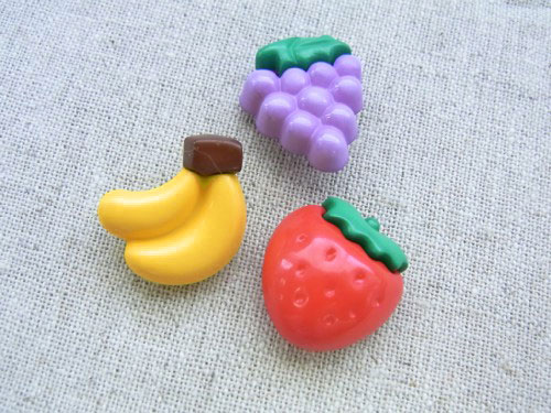 【在庫限り】フルーツ ボタンぷっくり可愛い果物型のボタンです！いちご・バナナ・ぶどう ボタン
