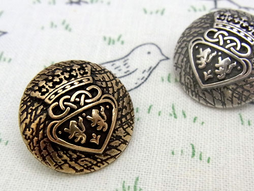 【*在庫限り*】【ヨーロッパ製ボタン】紋章柄 メタルボタン 直径：約23mm 1個単位での販売です。