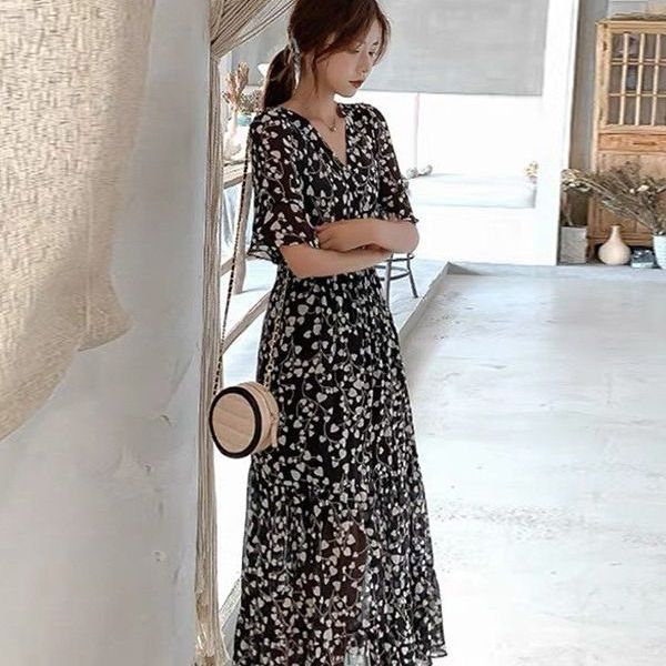 シフォンワンピース 花柄ワンピース 半袖 ワンピース vネック フレアレトロな雰囲気の花柄ワンピース　ロングワンピース　マキシ　レディース　膝下丈　ボタニカル柄　ドレス 3