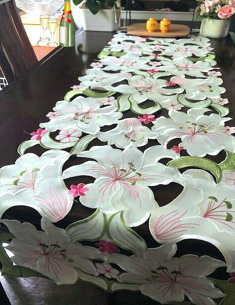 カサブランカ　テーブルランナー40X175cm　百合の花　グリーン　再入荷　NEW