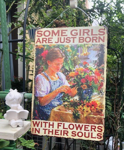 花と女性　ブリキ看板 アートパネル 壁掛け　金属ポスター　付属品あり