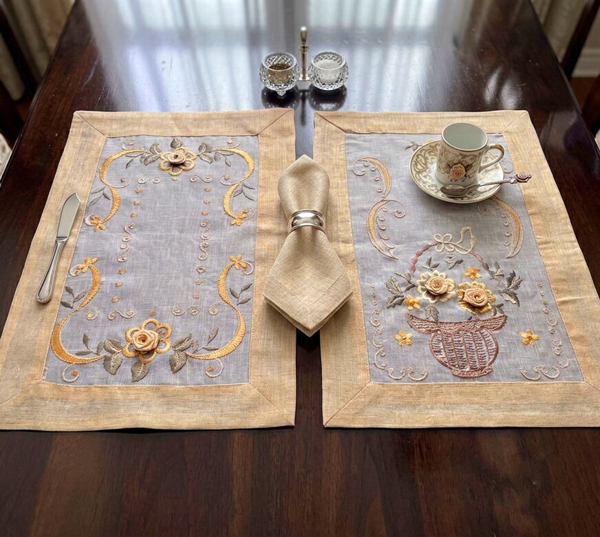 2点セット　30X43cm　立体花柄のレース刺繍　ランチョンマット　　イエローゴルード