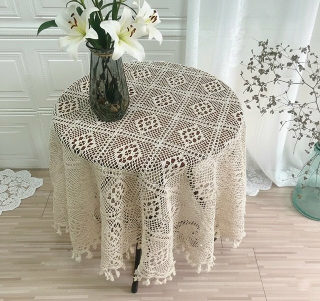 レース編み　 95cm　円形テーブルクロス　 　 クリーム色
