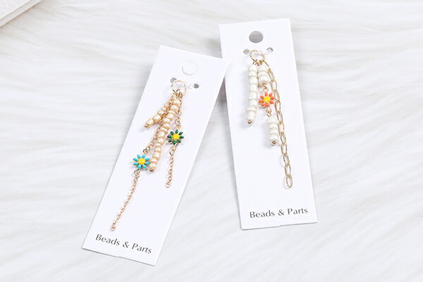 チェーンチャーム チェーンタッセル ガラスビーズ付き ゴールド