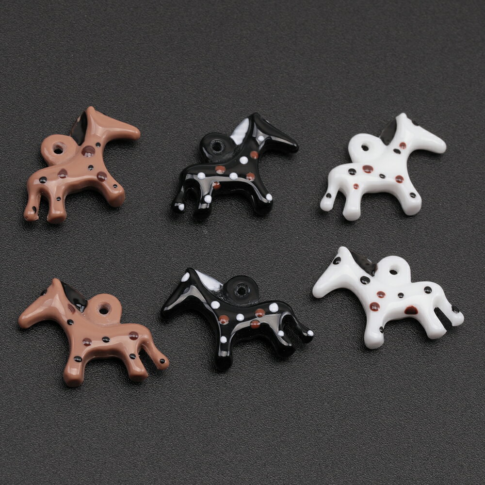 樹脂チャーム ドット模様 ウマ 馬 立体 アニマル 動物チャーム 馬チャーム 約15×20mm（4ヶ）