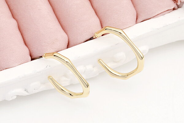デザインピアス Cフープ 16×23mm ゴールド（2ヶ）
