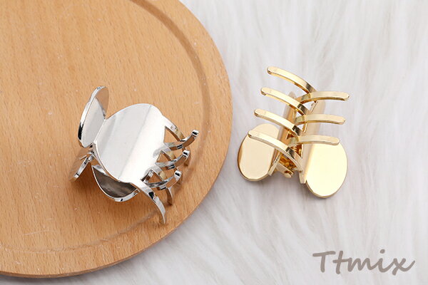 バンスクリップ ヘアアクセサリー 3.3×3.6cm（1ヶ）