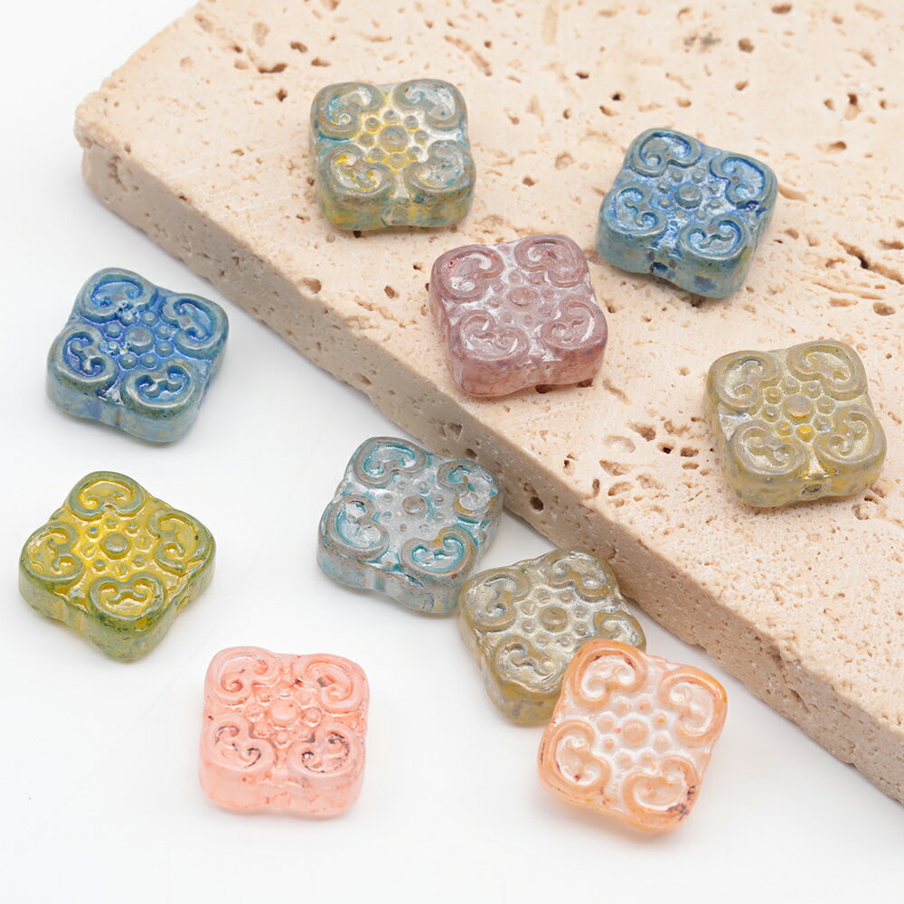チェコ調ガラスビーズ 花模様 フラワービーズ チェコガラス風 アンティーク風 カラーランダム 約13×13mm（6ヶ）