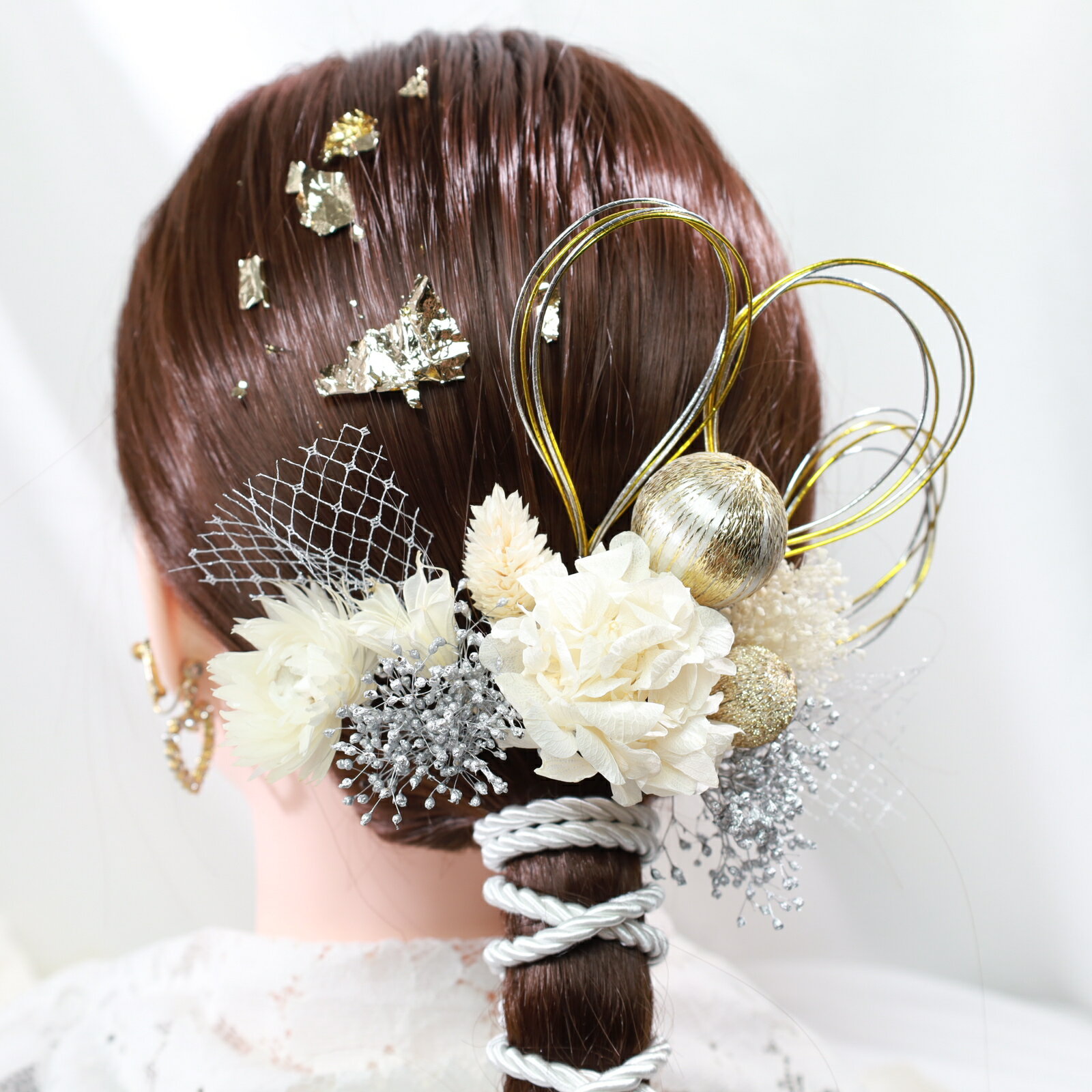 髪飾り 髪かざり 花 プリザーブドフラワー リヒ 水引 ヘッドパーツ ドライフラワー 和装 着物 ブライダル ウェディング 浴衣 成人式 結婚式 前撮り 卒業式 七五三 ピアノ発表会 ヘアアクセサリー 金箔 お呼ばれ 振袖 袴 ドレス 紫陽花 かすみ草 紐アレンジ 白 シルバー 玉 3