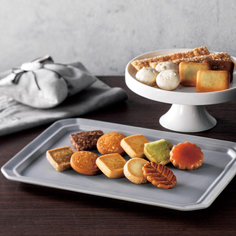 贈り物におすすめ★プレゼントに最適です。銀座コロンバン東京 洋菓子詰合せ ロイヤルアソートメント クッキー内祝 出産祝 誕生日 入園 御祝 結婚祝【帰省 土産】【お中元 お盆】ラングドシャクッキー バレンタイン ホワイトデー お返し 御歳暮 お年賀 母の日 父の日のサムネイル