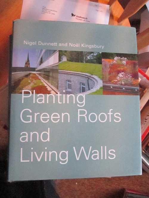 【古本】 Planting Green Roofs and Living Walls - Nigel Dunnett (Timber Press) 【紙書籍】 9780881926408