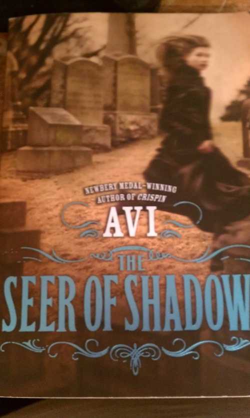 【古本】 Seer of Shadows - Avi (Scholastic) 【紙書籍】 9780545200448