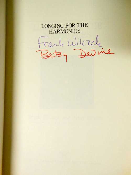 【古本】 Longing for the Harmonies: Themes and Variations from Modern Physics (Revised) - Frank Wilczek (W. W. Norton & Company) 【紙書籍】 9780393305968