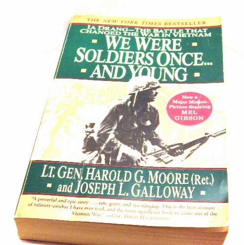 【古本】 We Were Soldiers Once...and Young - Harold G Moore (HarpPeren) 【紙書籍】 9780060975760