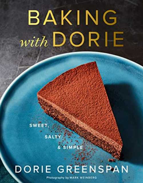タイトル: Baking with Dorie: Sweet, Salty & Simple著者: Dorie Greenspan出版社: Harvest出版日: 2021年10月19日新しい本新古品・未使用品。出版社からの新着。A NEW YORK TIMES BESTSELLER Eater's Best Cookbooks of Fall 2021 Bon Appetit's Cookbook Gift Guide: 2021 Edition Food & Wine's 23 Fall Cookbooks We're Reading (and Cooking from) This Season From James Beard Award-winning and NYT best-selling author Dorie Greenspan, a baking book of more than 150 exciting recipes Say "Dorie Greenspan" and think baking. The renowned author of thirteen cookbooks and winner of five James Beard and two IACP awards offers a collection that celebrates the sweet, the savory, and the simple. Every recipe is signature Dorie: easy--beginners can ace every technique in this book--and accessible, made with everyday ingredients. Are there surprises? Of course! You'll find ingenious twists like Berry Biscuits. Footlong cheese sticks made with cream puff dough. Apple pie with browned butter spiced like warm mulled cider. A s'mores ice cream cake with velvety chocolate sauce, salty peanuts, and toasted marshmallows. It's a book of simple yet sophisticated baking. The chapters are classic: Breakfast Stuff - Cakes - Cookies - Pies, Tarts, Cobblers and Crisps - Two Perfect Little Pastries - Salty Side Up. The recipes are unexpected. And there are "Sweethearts" throughout, mini collections of Dorie's all-time favorites. Don't miss the meringue Little Marvels or the Double-Decker Caramel Cake. Like all of Dorie's recipes, they lend themselves to being remade, refashioned, and riffed on.当店利用時のご注意・当店の商品は原則として、「個人輸入」としての取り扱いになり、アメリカ合衆国から直接お客様のもとへお届けいたします。商品の配送手続きのために、アメリカ合衆国の事業者へお客様の注文情報が提供されます。注文情報の提供について同意いただいた上でご注文ください。アメリカ合衆国の個人情報保護法制等について確認する場合は、こちらのページ「https://corp.rakuten.co.jp/privacy/data-transfers.html」をご参照ください。・関税・輸入消費税が課税される場合があります。・課税額はご注文時には確定しておらず、通関時に確定しますので、商品の受け取り時に着払いでお支払いください。・個人輸入される商品は、全てご注文者自身の「個人使用・個人消費（日本に居住する者に寄贈される物で、当該寄贈を受ける者の個人的な使用に供される場合を含みます。）」が前提となります。第三者への譲渡・転売が法令で禁止されるもの（医薬品、医薬部外品、化粧品等を含みますが、これに限られません。）もございますのでご注意下さい。・商品お届けまでに、10日間程度かかります。