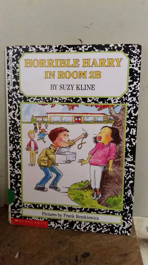  Horrible Harry in Room 2B - Suzy Kline (Scholastic)  0590439421