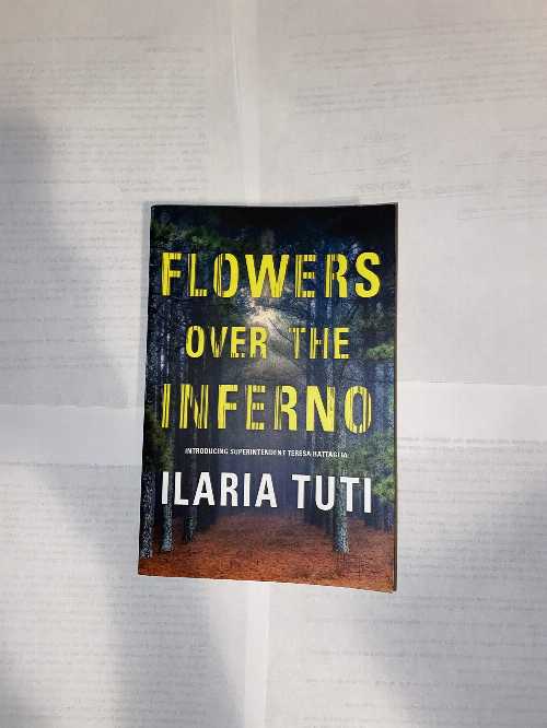 【古本】 Flowers Over The Inferno - Ilaria Tuti (Soho Crime) 【紙書籍】 9781641292719