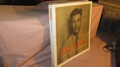  Dorothea Lange: American Photographs - Dorothea Lange (Chronicle Books)  9780811807258