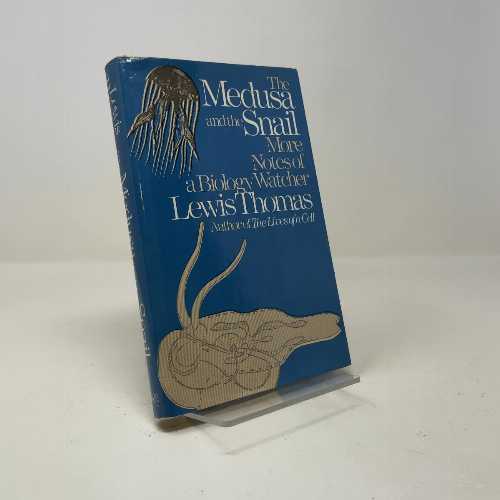 タイトル: Medusa and the Snail著者: Lewis Thomas出版社: The Viking Press出版日: 1979年05月21日古本非常に良い。端が少し摩耗しているが、汚れのないきれいな本。製本状態は良好。ダスト ジャケットが付属している場合は、それも含まれます。リサイクル可能なアメリカ製の封筒で発送します。すべての注文に 100% 返金保証付き。当店利用時のご注意・当店の商品は原則として、「個人輸入」としての取り扱いになり、アメリカ合衆国から直接お客様のもとへお届けいたします。商品の配送手続きのために、アメリカ合衆国の事業者へお客様の注文情報が提供されます。注文情報の提供について同意いただいた上でご注文ください。アメリカ合衆国の個人情報保護法制等について確認する場合は、こちらのページ「https://corp.rakuten.co.jp/privacy/data-transfers.html」をご参照ください。・関税・輸入消費税が課税される場合があります。・課税額はご注文時には確定しておらず、通関時に確定しますので、商品の受け取り時に着払いでお支払いください。・個人輸入される商品は、全てご注文者自身の「個人使用・個人消費（日本に居住する者に寄贈される物で、当該寄贈を受ける者の個人的な使用に供される場合を含みます。）」が前提となります。第三者への譲渡・転売が法令で禁止されるもの（医薬品、医薬部外品、化粧品等を含みますが、これに限られません。）もございますのでご注意下さい。・商品お届けまでに、10日間程度かかります。