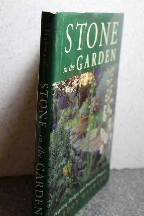  Stone in the Garden: Inspiring Designs and Practical Projects - Gordon Hayward (W. W. Norton & Company)  9780393047790