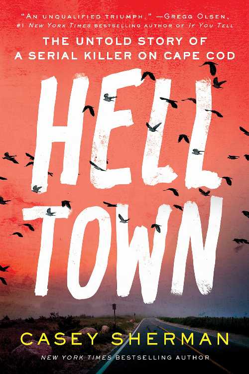 タイトル: Helltown: The Untold Story of a Serial Killer on Cape Cod著者: Casey Sherman出版社: Sourcebooks出版日: 2022年07月12日古本非常に良い。端が少し摩耗しているが、汚れのないきれいな本。製本状態は良好。ダスト ジャケットが付属している場合は、それも含まれます。リサイクル可能なアメリカ製の封筒で発送します。すべての注文に 100% 返金保証付き。**Soon to be an Amazon limited series directed by Academy Award winner Ed Berger from Robert Downey Jr.'s Team Downey**Before Charles Manson, there was Tony Costa--the serial killer of Cape Cod1969: The hippie scene is vibrant in Provincetown, Massachusetts. Long-haired teenagers roam the streets, strumming guitars and preaching about peace and love... and Tony Costa is at the center of it all. To a certain group of smitten young women, he is known as Sire--the leader of their counter-culture movement, the charming man who speaks eloquently and hands out hallucinogenic drugs like candy. But beneath his benign persona lies a twisted and uncontrollable rage that threatens to break loose at any moment. Tony Costa is the most dangerous man on Cape Cod, and no one who crosses his path is safe.When young women begin to disappear, Costa's natural charisma and good looks initially protect him from suspicion. But as the bodies are discovered, the police close in on him as the key suspect. Meanwhile, local writers Kurt Vonnegut and Norman Mailer are locked in a desperate race to secure their legacies as great literary icons--and they both set their sights on Tony Costa and the drug-soaked hippie culture that he embodies as their next promising subject, launching independent investigations that stoke the competitive fires between two of the greatest American writers.Immersive, unflinching, and shocking, Helltown is a landmark true crime narrative that transports us back to the turbulent late 1960s, reveals the secrets of a notorious serial killer, and unspools the threads connecting Costa, Vonnegut, and Mailer in the seaside city that played host to horrors unlike any ever seen before. New York Times bestselling author Casey Sherman has crafted a stunner.当店利用時のご注意・当店の商品は原則として、「個人輸入」としての取り扱いになり、アメリカ合衆国から直接お客様のもとへお届けいたします。商品の配送手続きのために、アメリカ合衆国の事業者へお客様の注文情報が提供されます。注文情報の提供について同意いただいた上でご注文ください。アメリカ合衆国の個人情報保護法制等について確認する場合は、こちらのページ「https://corp.rakuten.co.jp/privacy/data-transfers.html」をご参照ください。・関税・輸入消費税が課税される場合があります。・課税額はご注文時には確定しておらず、通関時に確定しますので、商品の受け取り時に着払いでお支払いください。・個人輸入される商品は、全てご注文者自身の「個人使用・個人消費（日本に居住する者に寄贈される物で、当該寄贈を受ける者の個人的な使用に供される場合を含みます。）」が前提となります。第三者への譲渡・転売が法令で禁止されるもの（医薬品、医薬部外品、化粧品等を含みますが、これに限られません。）もございますのでご注意下さい。・商品お届けまでに、10日間程度かかります。