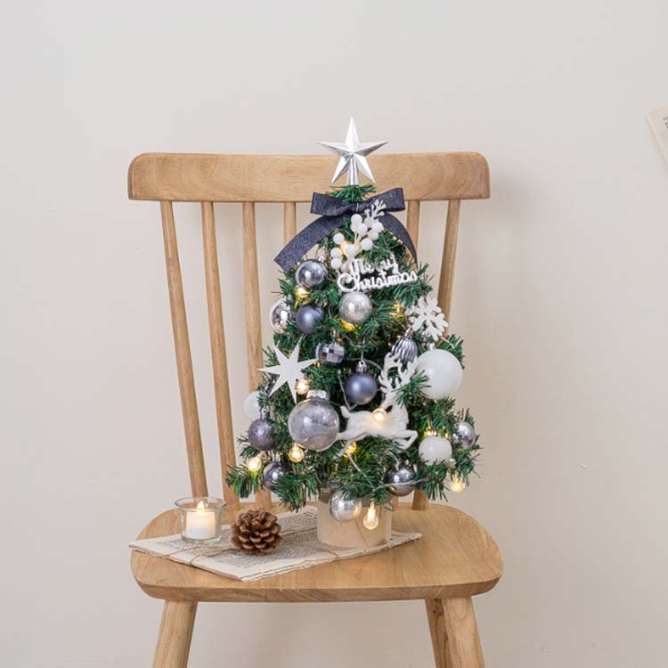 Christmas 雰囲気作り クリスマスツリー 卓上ツリー クリスマスツリー tree 松ぼっくり 北欧風 LEDライト付き キラキラ 雰囲気満々 組み立て簡単 高級 豪華 トナカイ 星飾り 45cm クリスマスプレゼント 店内装飾 インテリア パーティー