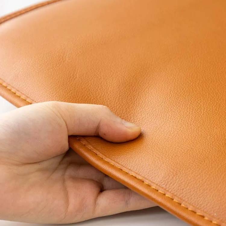 椅子用 クッション 座布団 クッション シートクッション PUレザー ダイニングチェア 座面 滑り止め チェアパッド 40×43cm 車用 飲食店 椅子用 いす用 撥水 カークッション 居酒屋 洗える お洒落 北欧風 自宅用 送料無料 [3]