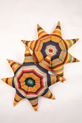 【2/23(木)発売開始・送料無料】Nasngwam(ナスングワム)〜STAR FISH CUSHION Orange〜 【2/23(木)発売開始・送料無料】Nasngwam(ナスングワム)〜STAR FISH CUSHION Orange〜