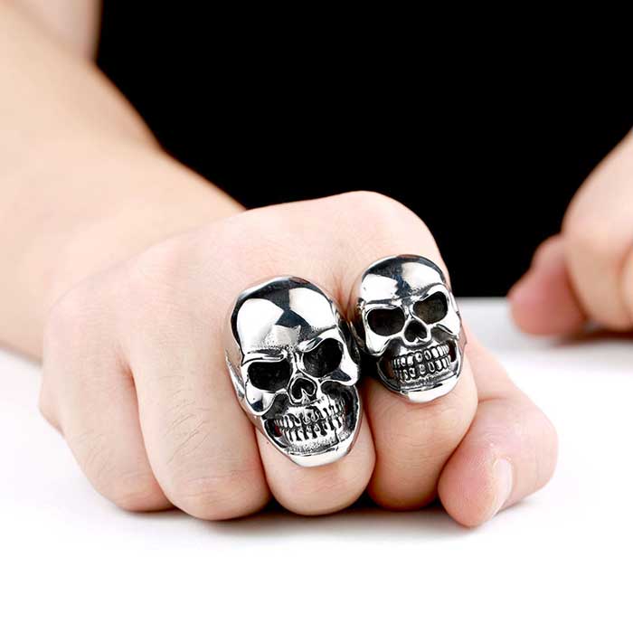 【送料無料】 スカルヘッドリング 選べる スモール ビッグ 存在感　頭蓋骨　骸骨 ドクロ 吸血鬼 ステンレス　V系 高品質316Lサージカルステンレスリング　金属アレルギー対応 2