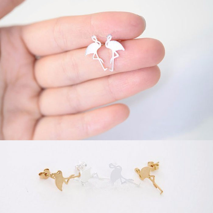 【送料無料】 フラミンゴ ピアス シンプル 鳥 小鳥 可愛い ビンテージ アクセサリー 大人 レディース ガーリー シルバー ゴールド 人気 ギフト プレゼント ギフト ステンレス プレゼント ハロウィン 誕生日 クリスマス 父の日 母の日 記念日 ホワイトデー バレンタインデーの商品画像 2