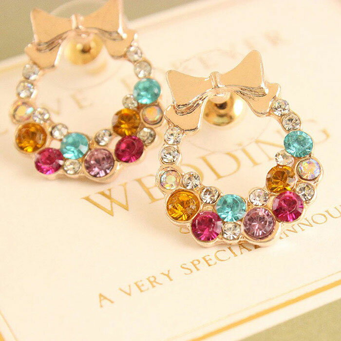 【送料無料】 ピアス ラインストーン リース ストーン リボン クリスマス ビンテージ アクセ 大人 可愛い ガーリー ファッション レディース シルバー ゴールド ギフトのサムネイル