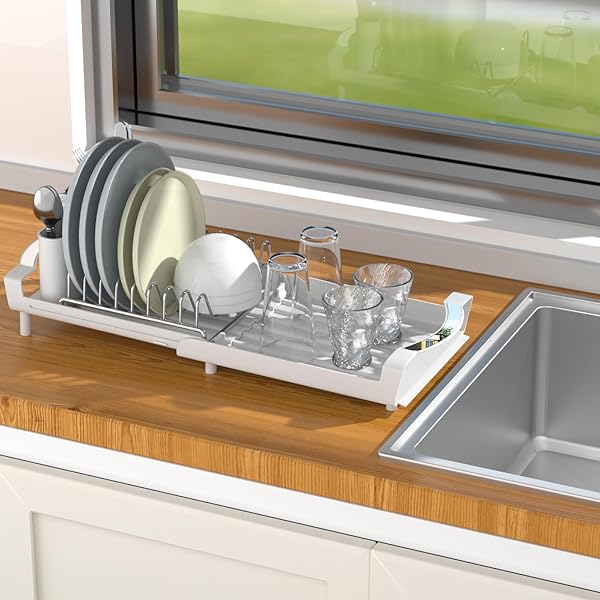 ホワイト伸縮 シンク上 水切りラック キッチン ディッシュラック伸縮式、省スペース 1-3人用 食器乾燥ラック かご キッチン収納 自動排水 錆びないステンレス シンクディッシュラックシェルフ、箸やカップを置くディッシュラックシンクサイド 組み立て簡