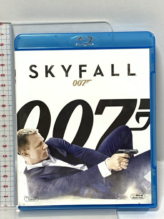 【中古】007/スカイフォール 20世紀 フォックスホームエンターテイメントジャパン ダニエル・クレイグ Blu-ray　SKU00X-250526016016001-000　jan　コンディション中古 - 可　コンディション説明バーコードがありません。番号「MB-55113」の商品です。ディスク・ケースのセット販売です。その他の付属品はないもとのご理解下さい。盤面に多少のスレ、多少のキズ、ケースにスレ、キズ、があります。※注意事項※■付録等の付属品がある商品の場合、記載されていない物は『付属なし』とご理解下さい。 ポイント消化 にご利用ください。　送料ゆうメール　商品説明【当店の商品詳細・付属品や状態はコンディション説明でご確認ください。こちらに記載がある場合は書籍本体・内容の説明や元の付属品の説明であり、当店の商品とは異なる場合があります。参考としてご覧ください。】『アバター』を超え全英歴代No.1に輝いた究極のスパイ・アクション!史上最高の007映画!!映画の言葉 明確な形が見えない不透明な世界――その中で我々は戦うのです&quot;&lt;キャスト&amp;スタッフ&gt;ジェームズ・ボンド…ダニエル・クレイグ(藤 真秀)シルヴァ…ハビエル・バルデム(内田直哉)ギャレス・マロリー…レイフ・ファインズ(原 康義)イヴ…ナオミ・ハリス(杉本ゆう)セヴリン…ベレニス・マーロウ(岡 寛恵)M…ジュディ・デンチ(谷 育子)Q…ベン・ウィショー(川本克彦)監督:サム・メンデス製作:マイケル・G・ウィルソン/バーバラ・ブロッコリ脚本:ニール・パーヴィス/ロバート・ウェイド/ジョン・ローガン●字幕翻訳:戸田奈津子 ●吹替翻訳:松崎広幸 ●翻訳監修:酒井俊之&lt;ストーリー&gt;トルコ イスタンブール。MI6(英国情報局秘密情報部)のエージェント007ジェームズ・ボンドは、各地で潜入捜査をしているNATOの諜報部員の情報が記録されているハードドライブを強奪した敵を追跡し、その組織をあと少しのところまで追い詰める。しか・・・　※※※※注意事項※※※※・配送方法は当店指定のものとなります。変更希望の場合は別途追加送料を頂戴します。・送料無料の商品については、当社指定方法のみ無料となります。・商品画像へ、表紙についているステッカーや帯等が映っている場合がありますが、中古品の為付属しない場合がございます。・写真内にある本・DVD・CDなど商品以外のメジャーやライター等のサイズ比較に使用した物、カゴやブックエンド等撮影時に使用した物は付属致しません。コンディション対応表新品未開封又は未使用ほぼ新品新品だがやや汚れがある非常に良い使用されているが非常にきれい良い使用感があるが通読に問題がない可使用感や劣化がある場合がある書き込みがある場合がある付属品欠品している場合がある難あり強い使用感や劣化がある場合がある強い書き込みがある場合がある付属品欠品している場合がある
