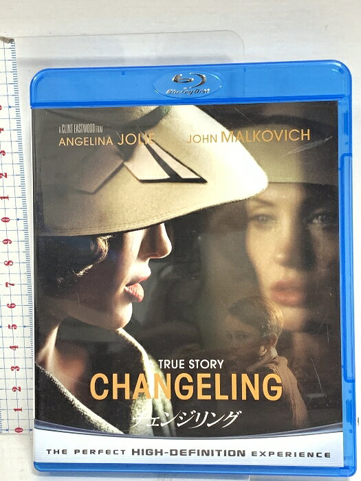 【中古】チェンジリング ジェネオン・ユニバーサル アンジェリーナ・ジョリー Blu-ray　SKU02A-251203014032001-002　jan　コンディション中古 - 良い　コンディション説明バーコードがありません。番号「BD-48348」の商品です。ディスク・ケースのセット販売です。その他の付属品はないもとのご理解下さい。盤面は良好です。ケースにスレ、があります。※注意事項※■付録等の付属品がある商品の場合、記載されていない物は『付属なし』とご理解下さい。 ポイント消化 にご利用ください。　送料ゆうメール　商品説明【当店の商品詳細・付属品や状態はコンディション説明でご確認ください。こちらに記載がある場合は書籍本体・内容の説明や元の付属品の説明であり、当店の商品とは異なる場合があります。参考としてご覧ください。】★Blu- ray ベスト・ライブラリー100★人気作、名作100タイトルが驚きの価格で一気にリリース！★6月22日発売ある日突然、消えた息子。　5ヶ月後に帰ってきた彼は別人だった―。【ストーリー】1928年。ロサンゼルスの郊外で、9歳の息子ウォルターと幸せな日々を送る、シングルマザーのクリスティン。だがある日突然、家で留守番をしていたウォルターが失踪。誘拐か家出か分からないまま行方不明の状態が続き、クリスティンは眠れない夜を過ごす。そして五ヶ月後。警察から息子が発見されたとの朗報を聞きクリスティンは念願の再会を果たすのだが…。【キャスト】アンジェリーナ・ジョリー/ジョン・マルコヴィッチ/ジェフリー・ドノヴァン/コルム・フィオール/エイミー・ライアン/ジェイソン・バトラー・ハーナー【スタッフ】監督・製作・音楽：クリント・イーストウッド■製作:2008年　アメリカ■音声：英語/日本語　■字幕：日本語/英語　■画面サイズ: 16:9■収録時間：本編：142分Film (C) 2008 UNIVERSAL STUDIOS.All Rights Res・・・　※※※※注意事項※※※※・配送方法は当店指定のものとなります。変更希望の場合は別途追加送料を頂戴します。・送料無料の商品については、当社指定方法のみ無料となります。・商品画像へ、表紙についているステッカーや帯等が映っている場合がありますが、中古品の為付属しない場合がございます。・写真内にある本・DVD・CDなど商品以外のメジャーやライター等のサイズ比較に使用した物、カゴやブックエンド等撮影時に使用した物は付属致しません。コンディション対応表新品未開封又は未使用ほぼ新品新品だがやや汚れがある非常に良い使用されているが非常にきれい良い使用感があるが通読に問題がない可使用感や劣化がある場合がある書き込みがある場合がある付属品欠品している場合がある難あり強い使用感や劣化がある場合がある強い書き込みがある場合がある付属品欠品している場合がある