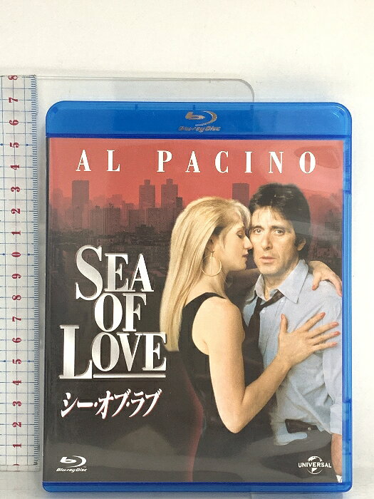 【中古】シー・オブ・ラブ ジェネオンユニバーサルエンターテインメント アル・パチーノ Blu-ray　SKU00M-260114014038001-002　jan　コンディション中古 - 良い　コンディション説明バーコードがありません。番号「BD-25560」の商品です。発売元は「ジェネオンユニバーサルエンターテインメント」です。ディスク・ケースのセット販売です。その他の付属品はないもとのご理解下さい。盤面は良好です。ケースにスレ、があります。※注意事項※■付録等の付属品がある商品の場合、記載されていない物は『付属なし』とご理解下さい。 ポイント消化 にご利用ください。　送料ゆうメール　商品説明【当店の商品詳細・付属品や状態はコンディション説明でご確認ください。こちらに記載がある場合は書籍本体・内容の説明や元の付属品の説明であり、当店の商品とは異なる場合があります。参考としてご覧ください。】刑事が愛した女は殺人容疑者だった…。アル・パチーノ他、豪華共演陣で贈る珠玉のサスペンス。【初BD化】【キャスト】アル・パチーノ/エレン・バーキン/ジョン・グッドマン/マイケル・ロッカー/リチャード・ジェンキンス【スタッフ】監督:ハロルド・ベッカー■製作:1989■Disc枚数:1■画面サイズ:16:9■収録時間:113分※映像特典、商品仕様、ジャケット写真などは予告無く変更となる場合がございます。　※※※※注意事項※※※※・配送方法は当店指定のものとなります。変更希望の場合は別途追加送料を頂戴します。・送料無料の商品については、当社指定方法のみ無料となります。・商品画像へ、表紙についているステッカーや帯等が映っている場合がありますが、中古品の為付属しない場合がございます。・写真内にある本・DVD・CDなど商品以外のメジャーやライター等のサイズ比較に使用した物、カゴやブックエンド等撮影時に使用した物は付属致しません。コンディション対応表新品未開封又は未使用ほぼ新品新品だがやや汚れがある非常に良い使用されているが非常にきれい良い使用感があるが通読に問題がない可使用感や劣化がある場合がある書き込みがある場合がある付属品欠品している場合がある難あり強い使用感や劣化がある場合がある強い書き込みがある場合がある付属品欠品している場合がある