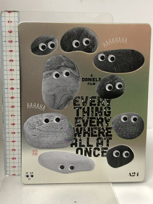 【中古】EVERYTHING EVERYWHERE ALL AT ONCE エブリシング・エブリウェア・オール・アット・ワンス 初回生産限定 スチールブック仕様 ギャガ 「Blu-ray」 　SKU04T-260808013012001-000　jan　コンディション中古 - 良い　コンディション説明バーコードがありません。番号「GABS-2648」の商品です。スチールケースです。ディスク・ケースのセット販売です。その他の付属品はないものとご理解下さい。盤面は良好です。ケースにスレ、があります。※注意事項※■付録等の付属品がある商品の場合、記載されていない物は『付属なし』とご理解下さい。 ポイント消化 にご利用ください。　送料ゆうメール　商品説明【当店の商品詳細・付属品や状態はコンディション説明でご確認ください。こちらに記載がある場合は書籍本体・内容の説明や元の付属品の説明であり、当店の商品とは異なる場合があります。参考としてご覧ください。】内容紹介■本年度アカデミー賞?作品賞を含む最多7部門受賞?＜作品賞、監督賞、脚本賞、主演女優賞（ミシェル・ヨー）、助演男優賞（キー・ホイ・クァン）、助演女優賞（ジェイミー・リー・カーティス）、編集賞＞■A24史上NO.1、全米大ヒット！マルチバースとカンフーで世界を救う！全人類未体験のアクション・エンターテインメント！■『アベンジャーズ』シリーズのルッソ兄弟が認めた、頭の中が異次元の恐るべき才能『スイス・アーミー・マン』のダニエルズ監督！■変幻自在なミシェル・ヨーの魅力に世界がノックダウン！■『インディ・ジョーンズ／魔宮の伝説』『グーニーズ』で一世を風靡した天才子役キー・ホイ・クァンが俳優復帰し、多彩なカンフーアクションで魅せる！【初回生産限定】スチールブック仕様【音声&amp;映像特典】●監督・脚本：ダニエルズによるオーディオ・コメンタリー（Audio Commentary with Writers/Directors Daniel Kwan and Daniel Scheinert）●メイキング?（Almost Everything You Ever Wan・・・　※※※※注意事項※※※※・配送方法は当店指定のものとなります。変更希望の場合は別途追加送料を頂戴します。・送料無料の商品については、当社指定方法のみ無料となります。・商品画像へ、表紙についているステッカーや帯等が映っている場合がありますが、中古品の為付属しない場合がございます。・写真内にある本・DVD・CDなど商品以外のメジャーやライター等のサイズ比較に使用した物、カゴやブックエンド等撮影時に使用した物は付属致しません。コンディション対応表新品未開封又は未使用ほぼ新品新品だがやや汚れがある非常に良い使用されているが非常にきれい良い使用感があるが通読に問題がない可使用感や劣化がある場合がある書き込みがある場合がある付属品欠品している場合がある難あり強い使用感や劣化がある場合がある強い書き込みがある場合がある付属品欠品している場合がある