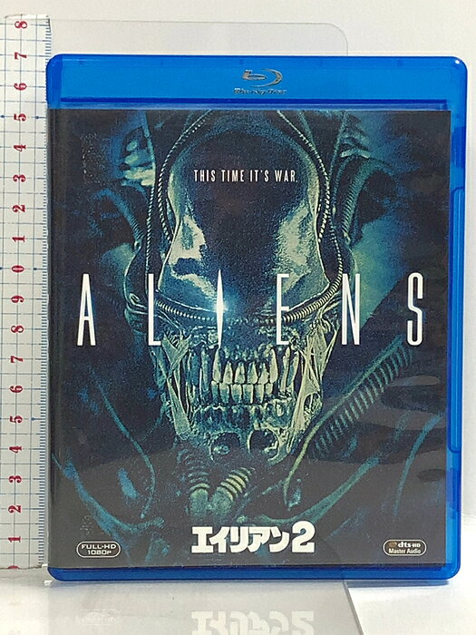 【中古】エイリアン2 20世紀フォックス・ホーム・エンターテイメント・ジャパン シガーニー・ウィーバー 「Blu-ray」　SKU04C-260828022012001-000　jan　コンディション中古 - 良い　コンディション説明バーコードがありません。番号「FB-1504」の商品です。発売元は「20世紀フォックスホームエンターテイメント」です。ディスク・ケースのセット販売です。その他の付属品はないものとご理解下さい。盤面は良好です。ケースにスレ、があります。※注意事項※■付録等の付属品がある商品の場合、記載されていない物は『付属なし』とご理解下さい。 ポイント消化 にご利用ください。　送料ゆうメール　商品説明【当店の商品詳細・付属品や状態はコンディション説明でご確認ください。こちらに記載がある場合は書籍本体・内容の説明や元の付属品の説明であり、当店の商品とは異なる場合があります。参考としてご覧ください。】ジェームズ・キャメロン監督が本編HDマスターを監修・承認!ジェームズ・キャメロンが創り上げた全く新しいSFホラー。映画の言葉 悪夢を消すには対決するしかない"<キャスト&amp;スタッフ>リプリー…シガーニー・ウィーバー(幸田直子)ニュート…キャリー・ヘン(久野美咲)ヒックス伍長…マイケル・ビーン(森川智之)ビショップ…ランス・ヘンリクセン(古川登志夫)監督・脚本・原案:ジェームズ・キャメロン製作:ゲイル・アン・ハード製作総指揮:ゴードン・キャロル/デイビッド・ガイラー/ウォルター・ヒル音楽:ジェームズ・ホーナー●字幕翻訳:岡枝慎二 ●吹替翻訳:石原千麻<ストーリー>2144年。57年間の冷凍催眠状態から救出されたリプリーは、音信不通となった殖民惑星・LV-426の調査の為、海兵隊員と共に旅立つ。そこでリプリーたちが遭遇したのは、卵を生んで繁殖し続けるエイリアン・クイーンの姿だった……!<ポイント>●ジェームズ・キャメロン監督が本編HDマスターを監修・承認!●劇場公開版/完全版の2つの本編を収録・・・　※※※※注意事項※※※※・配送方法は当店指定のものとなります。変更希望の場合は別途追加送料を頂戴します。・送料無料の商品については、当社指定方法のみ無料となります。・商品画像へ、表紙についているステッカーや帯等が映っている場合がありますが、中古品の為付属しない場合がございます。・写真内にある本・DVD・CDなど商品以外のメジャーやライター等のサイズ比較に使用した物、カゴやブックエンド等撮影時に使用した物は付属致しません。コンディション対応表新品未開封又は未使用ほぼ新品新品だがやや汚れがある非常に良い使用されているが非常にきれい良い使用感があるが通読に問題がない可使用感や劣化がある場合がある書き込みがある場合がある付属品欠品している場合がある難あり強い使用感や劣化がある場合がある強い書き込みがある場合がある付属品欠品している場合がある