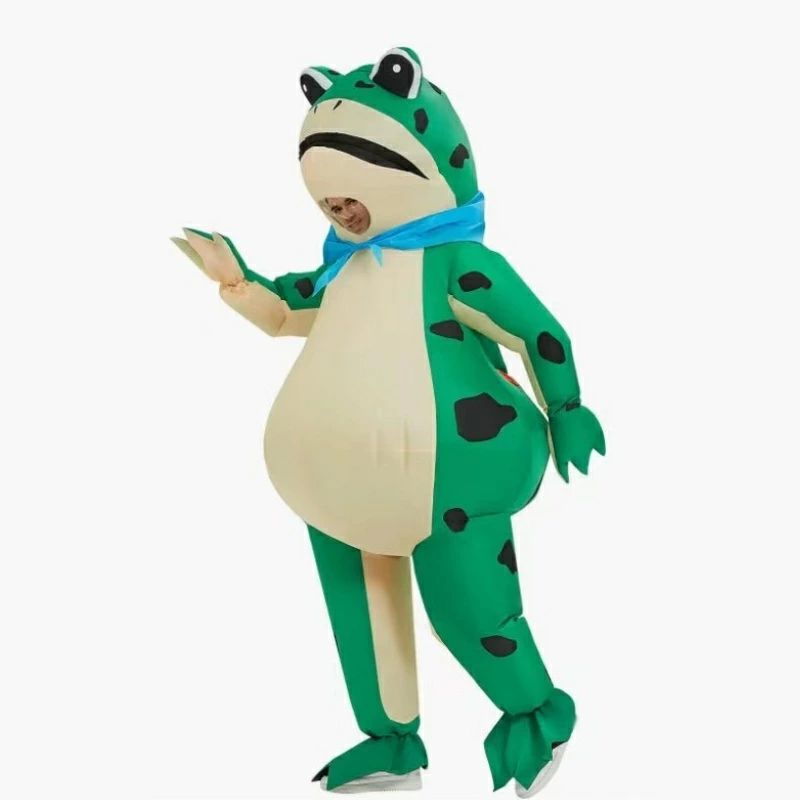 商品詳細 商品説明 【2024ハロウィン注目度No.1】シリーズ全3種類。どれを選んでもSNS映え間違いなし。 【簡単装着】装着はとっても簡単です。着用して約5分間送風すると完成です。電動エアファで簡単装着。 【実用性】ティラノサウルスデザインのインフレータブル着ぐるみは軽いで転倒や圧迫感ことなし、着っても歩きやすく、とても新鮮で面白い！ 空気で膨らませるファンシーおもしろコスチュームで、首の部分に窓があり、視界を十分に確保できます。 大きな体で注目度抜群～人波の中でも目たちます。 【付属品】本体×1 送風機×1 電池ホルダー×1（別途単三電池4本必要です。※約6V／アルカリ単3電池4本必要。） 【様々な場所に大活躍】 仮装パーティーだけではなく、野外イベント、クラブ、ダンス、夜のパーティー、誕生日パーティー、コスプレ、忘年会、新年会、歓迎会、送迎会、余興など各種イベントにも最適です。 製品仕様 材質：ポリエステル、PVC+電子部品 給電：単3電池×4本（（別売り） 重さ：約600g サイズ：フリーサイズ（適用身長範囲：160～180cm） ◆ご注意◆ モニターの発色の具合によって実際のものと色が異なる場合がございます。予めご了承ください。 ※測り方によって2-4cmの誤差が生じる場合がございます。
