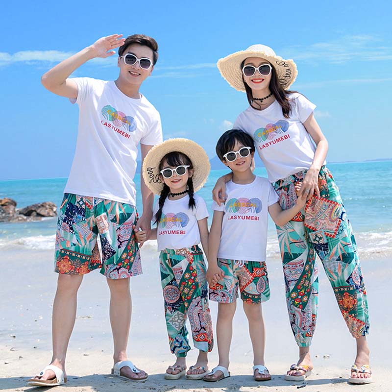 商品情報サイズ：お父さん: S / M / L / XL / 2XL / 3XL/ 4XL / 5XL お母さん: S / M / L / XL / 2XL / 3XL/ 4XL男の子: 90cm / 100cm/ 110cm / 120cm / 130cm / 140cm / 150cm / 160cm女の子: 90cm / 100cm/ 110cm / 120cm / 130cm / 140cm / 150cm / 160cmセット内容：お父さん:半袖＋パンツお母さん:半袖＋パンツ男の子:半袖＋パンツ女の子:半袖＋パンツ製作元：中国(チャイナ)注意事項：PC環境・光の具合により、色や素材のイメージが写真と若干異なる場合がございます。注意事項：モデル・写真に使用されているアクセサリー・小物は別途記載が無い限り付属いたしません。注意事項：原則として返品・交換は受け付けておりません。商品に不良があった場合は商品到着から5日以内にご連絡いただければご返金・交換対応させて頂きます。ース　メンズトップスキッズ服　女の子 男の子　ママ　パパ　夏服 半袖 兄弟お揃い 姉妹お揃い 単品価格 ファミリー 親子 ペア ワンピース　セットアップ　親子お揃い　カップル　ペアルック　記念撮影　お誕生日プレゼント　出産祝い ギフト 5商品情報サイズ：お父さん: S / M / L / XL / 2XL / 3XL/ 4XL / 5XL お母さん: S / M / L / XL / 2XL / 3XL/ 4XL男の子: 90cm / 100cm/ 110cm / 120cm / 130cm / 140cm / 150cm / 160cm女の子: 90cm / 100cm/ 110cm / 120cm / 130cm / 140cm / 150cm / 160cm セット内容：お父さん:半袖＋パンツお母さん:半袖＋パンツ男の子:半袖＋パンツ女の子:半袖＋パンツ 製作元：中国(チャイナ) 注意事項：PC環境・光の具合により、色や素材のイメージが写真と若干異なる場合がございます。 注意事項：モデル・写真に使用されているアクセサリー・小物は別途記載が無い限り付属いたしません。 注意事項：原則として返品・交換は受け付けておりません。商品に不良があった場合は商品到着から5日以内にご連絡いただければご返金・交換対応させて頂きます。