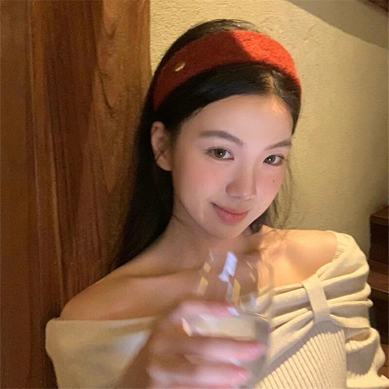 樂天商城 - カチューシャ ヘアバンド ニット 手編み ワイド 金ラメ 高見え 大人可愛い 韓国風 ヘアアクセサリー 冬 通勤 オフィス 普段使い ギフト