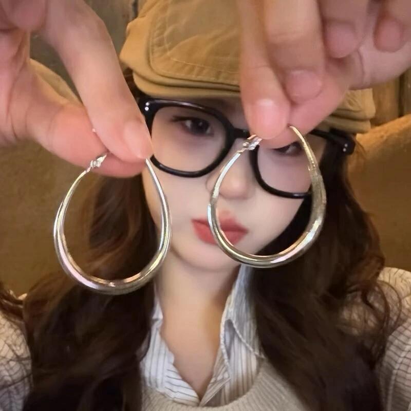 Coral - フープピアス ピアス 金属アレルギー つけっぱなし 925銀 シルバー 韓国 アクセサリー 上品 大人 かわいい シンプル 軽奢 オフィス 結婚