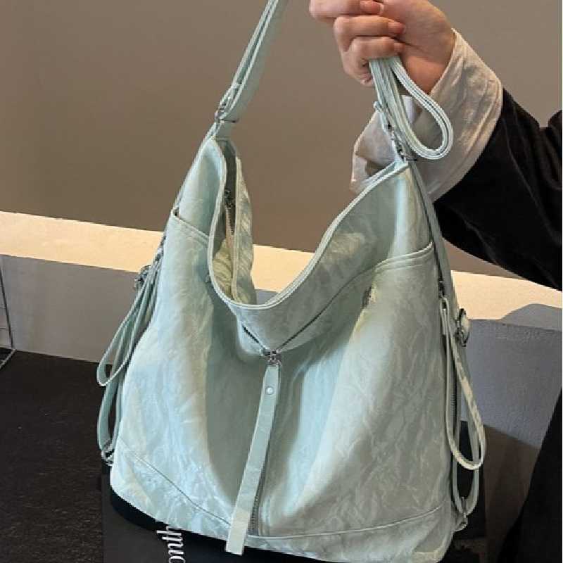 乐天商城 - 大容量トートバッグ女性2025新型通勤ランドセル多機能シングルショルダーバッグレジャー旅行リュックサック