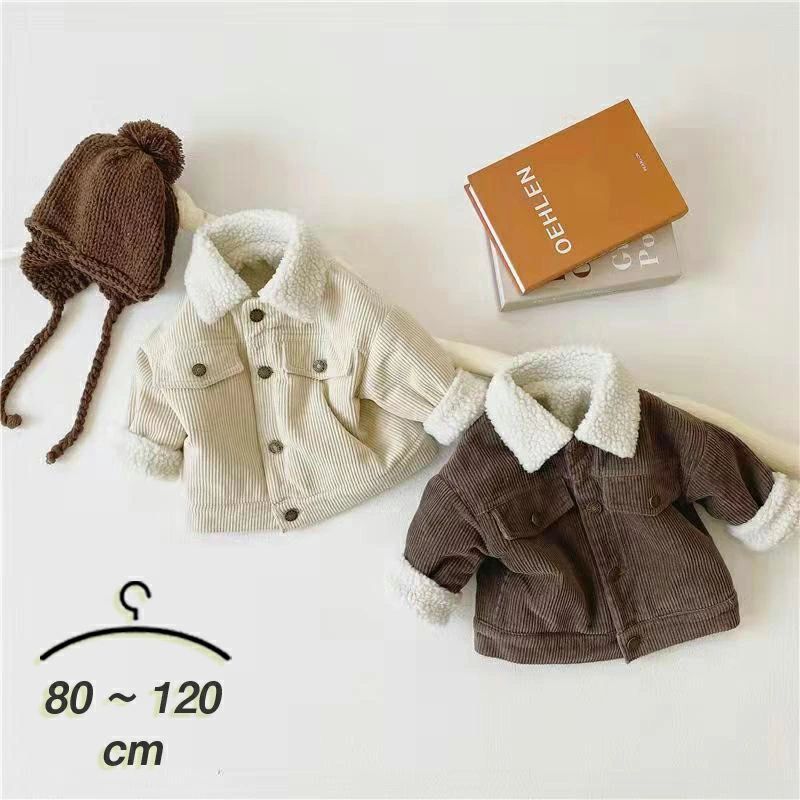 商品規格： ●商品名：子供コート ●素材：綿 ●色：ブラウン、ベージュ ●サイズ： 80/90/100/110/120 ●セット内容：コート単品 ●生産国: 中国 注意事項： ※サイズ表記は手作業なので、 実物と若干の誤差が生じる場合があります。 ※縫製品につき、生地を織る際の糸の継ぎ目や多少のほつれ、糸が出る、シワ・折り目、製造時の汚れ・シミなどが生じる場合がございます。 ※モニターの発色具合によって実際の物と異なる場合がございます。 洗濯の際は色落ちの可能性がありますので単品手洗いでお願いいたします。 ※メーカーの都合により、細部のデザイン．素材等が予告なく変更される場合が御座います。