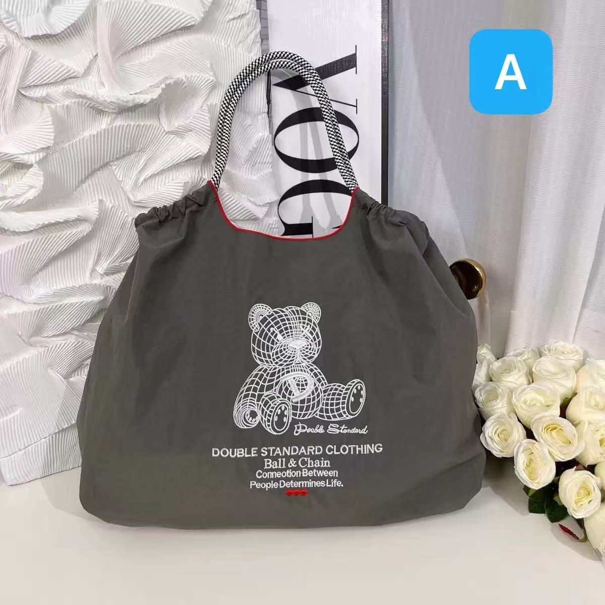 Rakuten - ボールアンドチェーン 刺繍 クマ 熊 モチーフ エコバッグ M/Lサイズ キャンバス 帆布バッグ 大容量 トートバッグ ナイロン 手提げバッグ 斜め掛けバッグ 旅行 ギフト おしゃれ 大人かわいい