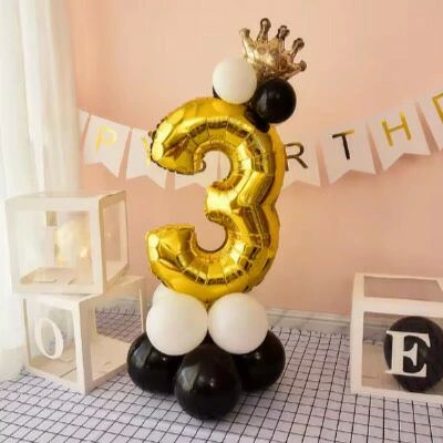 Rakuten - 白×金 バルーン 数字 ブラック ゴールド クラウン 誕生日 月齢 出産 お店 周年 結婚式 祝い 装飾 おしゃれ かわいい 大きい 大人