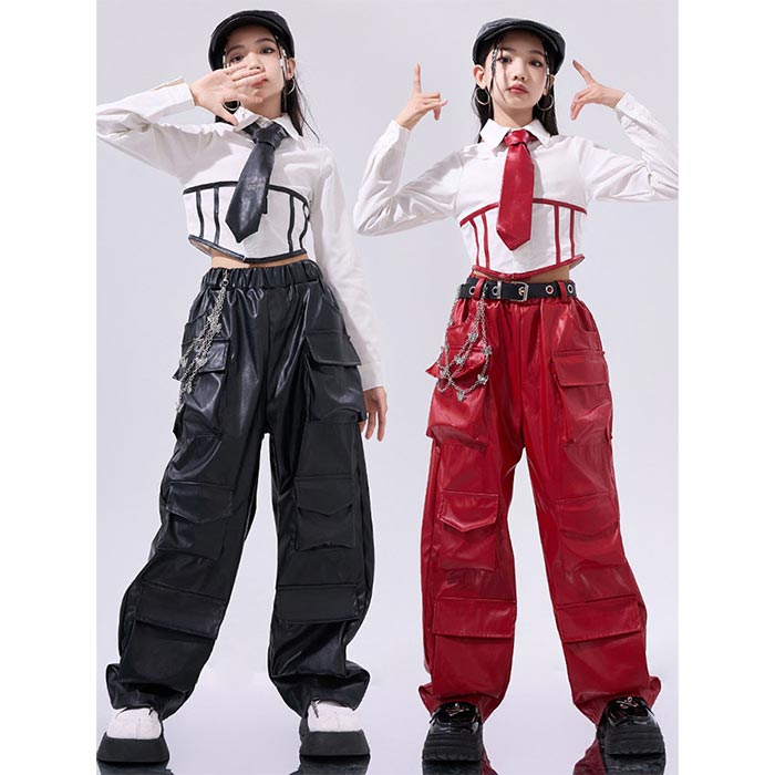 商品名キッズダンス衣装・簡易な包装、ご了承ください。色レッド|ブラックサイズ110-180素人採寸若干の誤差がある場合がございます。素材ポリエステルご了承いただきたいこと※サイトに掲載の商品は、撮影の環境とモニター環境により、実際の物と素材感・色味いが多少異なる場合がございます。※モデル使用の撮影道具等商品に含めておりません（小物ある場合、内容を明記致します）。※大量生産による生産過剰と管理の条件により、細かいキズや汚れ付くことがございます。完璧な商品をお求めのお方と細かい部分をお気になさるお方は、ご購入を慎んでください。※取寄品、輸入品、工場大量生産の商品の為、日本製より縫製荒いとほつれ等が生じている場合がございますのであらかじめご了承くださいませ。※都合により電話に出られない場合メールでご連絡いただければ幸いです。※は複数店舗共有しております為、またメーカさんが急に生産中止による更新遅れることがございます。メールか電話でご連絡致します。どうかご容赦ください。※お届けした商品に不備があった場合、一週間以内ご連絡ください。確認後速やかに交換か返品対応致します、返品に関しては原則として連絡なしの返品は対応致しません、ご理解いただきますようお願い申し上げます。※お客様都合の返品は受付ない場合がございます（特に舞台衣装、ダンス衣装、道具等。またイメージ違い）。また返品か交換に往復の送料が生じる場合がございます。※他に不明点がございましたら、お問い合わせください。