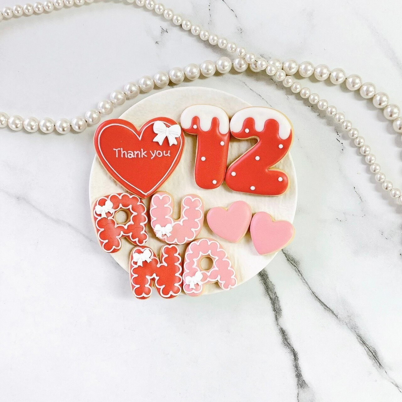 【新色追加】選べる9色 リボン アイシングクッキー セット ( 大きいハート1枚・小さいハート2枚・ご希望の数字又はアルファベット10枚 ）【 アイシングクッキー オーダー 数字 クッキー ハート 誕生日 お祝い サプライズ 父の日 かわいい 可愛い ハート 花 フラワー】