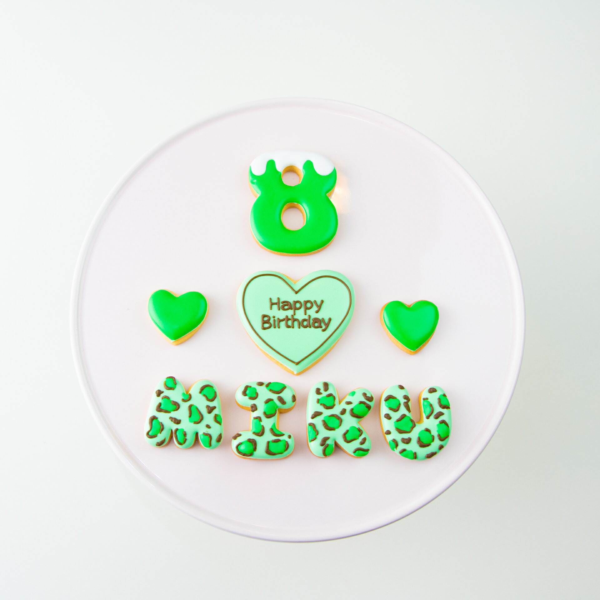 選べる8色 ヒョウ柄 アイシングクッキー セット ( 大きいハート1枚・小さいハート2枚・ご希望の数字又はアルファベット1枚 ）【 アイシングクッキー オーダー アイシングクッキー 数字 クッキー ハート 誕生日 お祝い サプライズ 父の日 かわいい 可愛い ヒョウ柄 ハート 】