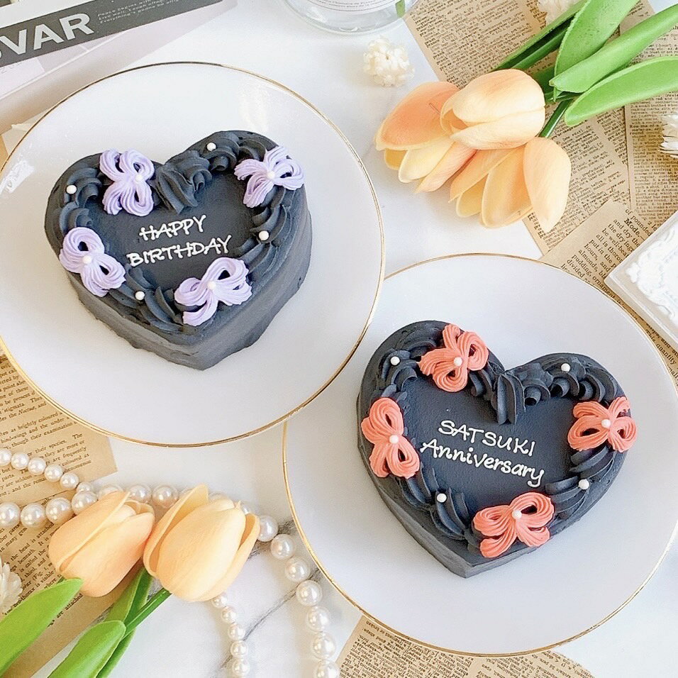 《ハート型/選べる9色&お好きなメッセージ》ハート型ホイップリボンセンイルケーキ(ブラック) 5号(15cm)3〜5名様向け 誕生日ケーキ ハート おしゃれ お...