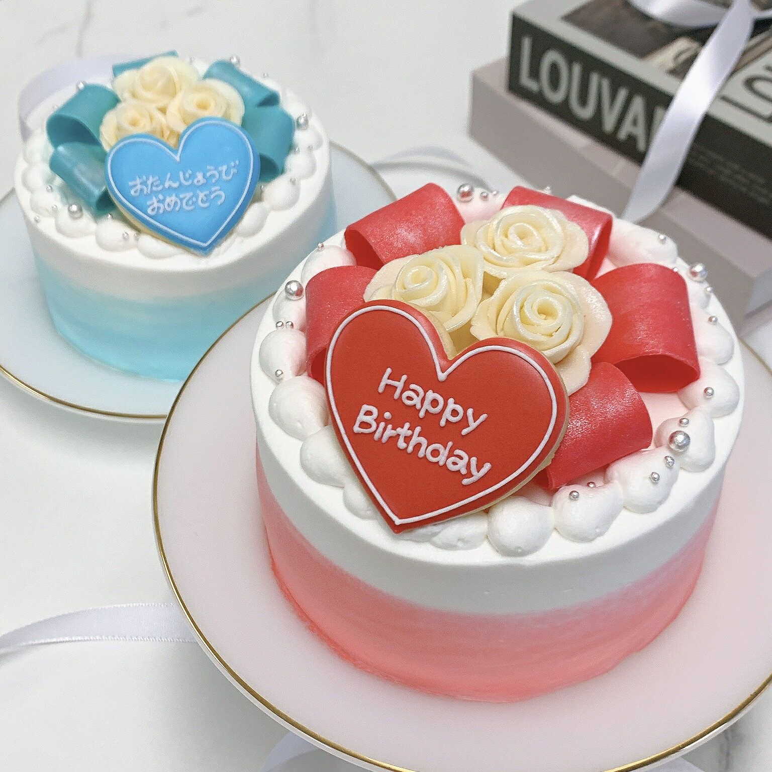 【 キラキラリボンと白薔薇センイルケーキ 4号（12cm） / 選べる10色 ＆ お好きなメッセージ 】 誕生日ケーキ ケーキ かわいい おしゃれ お祝い 記念日 オーダーケーキ スイーツ ホールケーキ シンプル サプライズ ケーキ ギフト プレゼント かわいい 宅配ケーキ 薔薇 バラ
